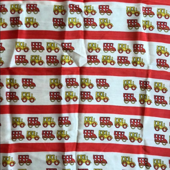 Vintage silk scarf with red and yellow taxis - Picture 3 of 5